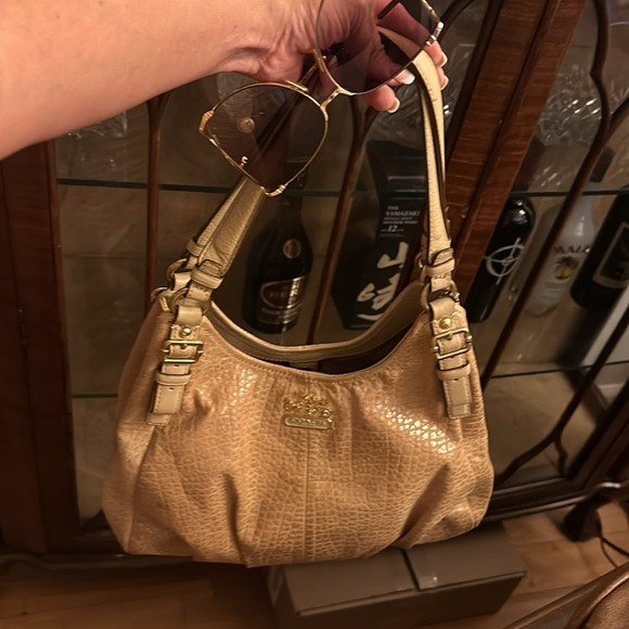 Fantastic Vintage Shimmer Gold Coach handbag - Picture 10 of 10